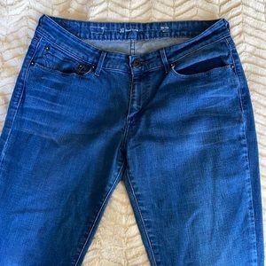 Women's Straight Leg Jeans in Blue